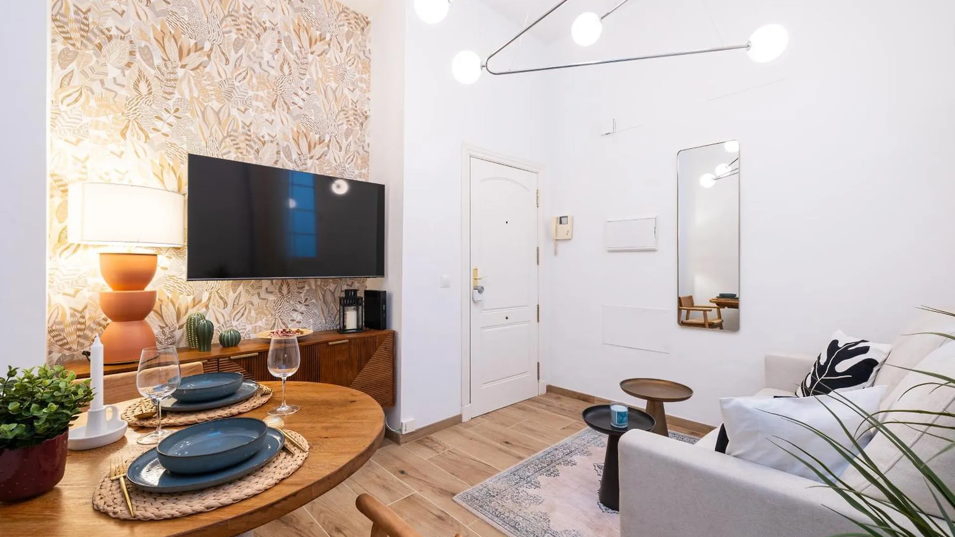 H2M Alamos Duplex, Desk, Dishwasher, Oven, Shower Malaga